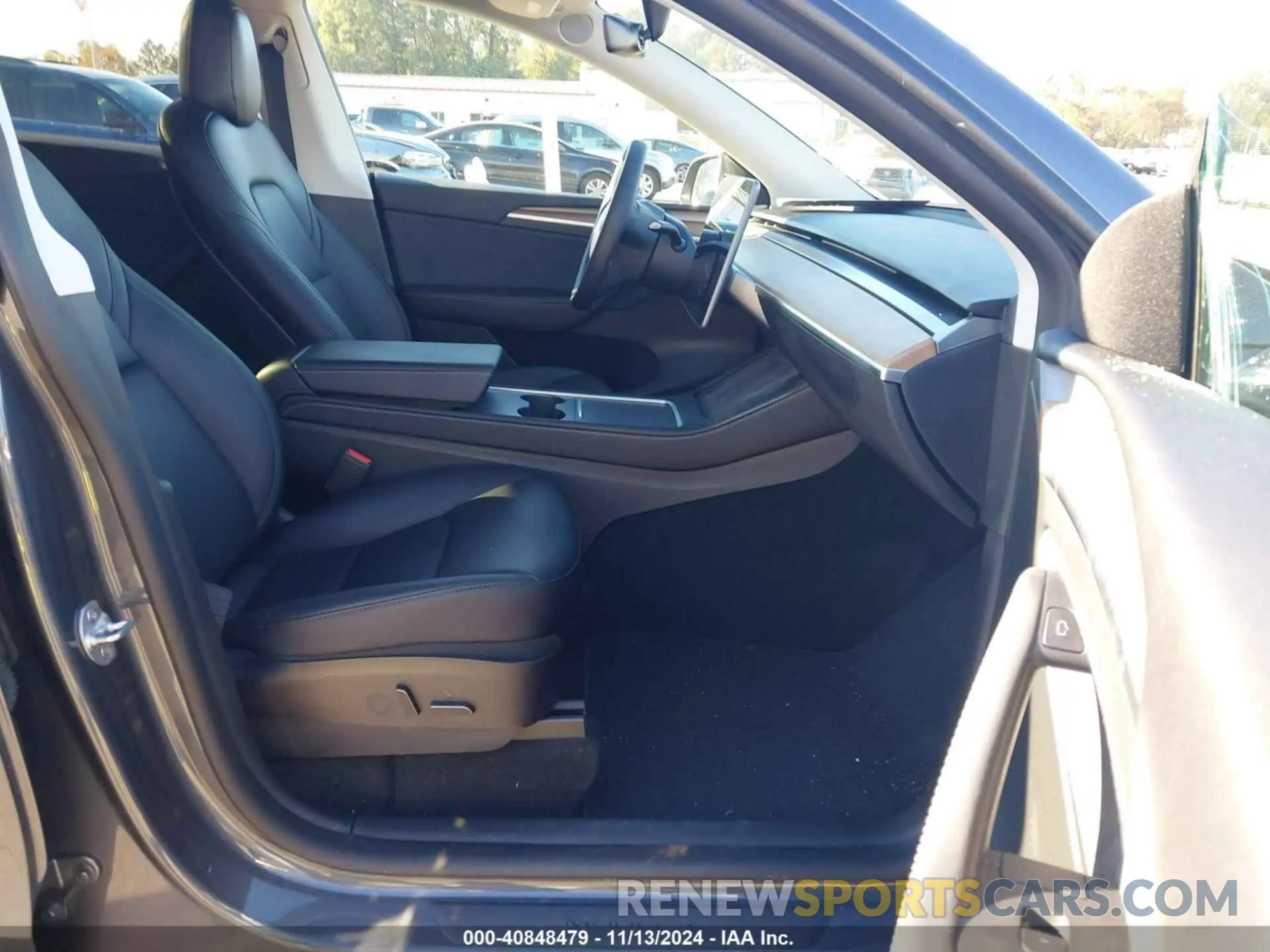 5 Photograph of a damaged car 7SAYGDEE6PF596126 TESLA MODEL Y 2023
