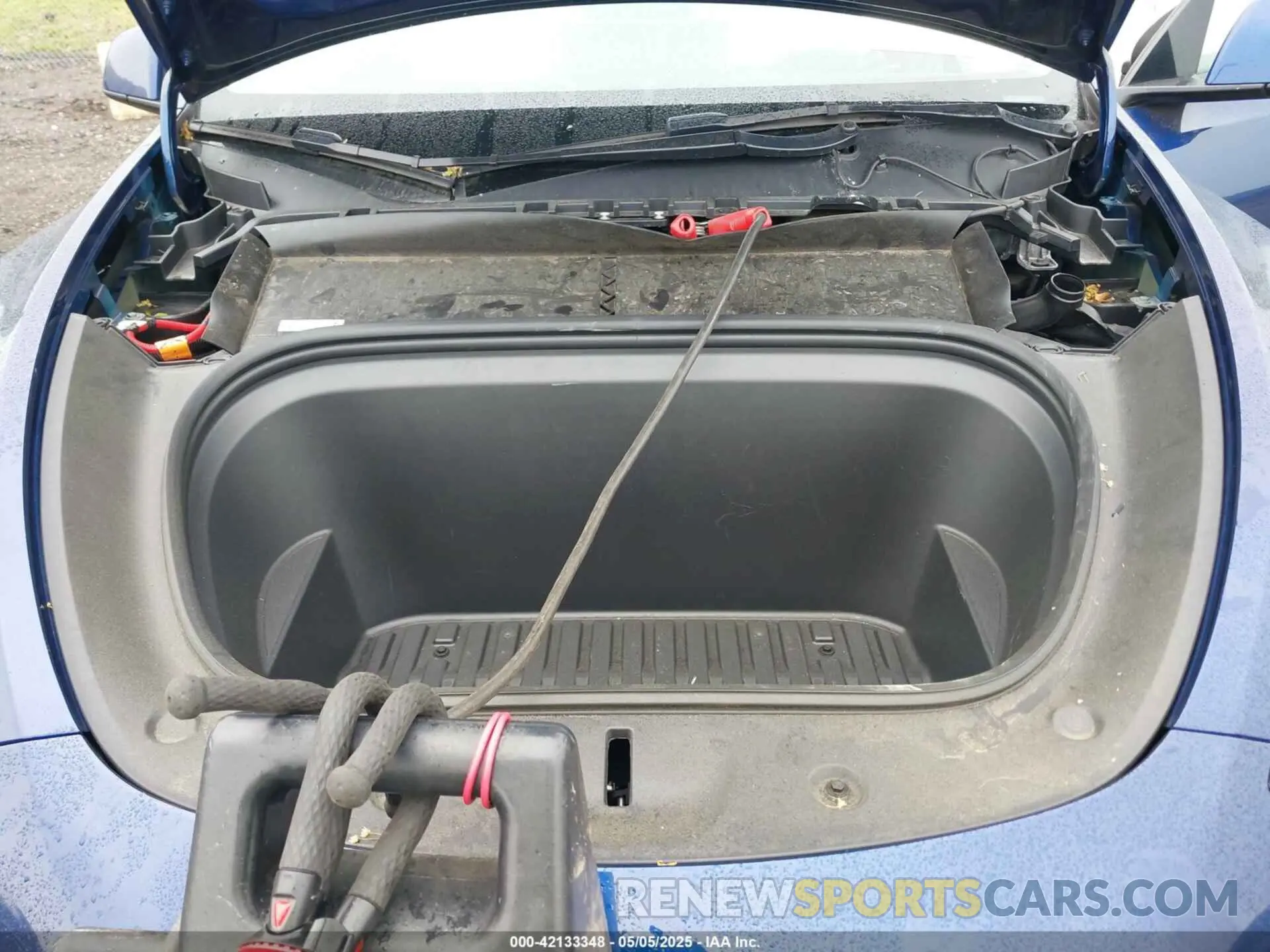 10 Photograph of a damaged car 7SAYGDEE6PF603981 TESLA MODEL Y 2023