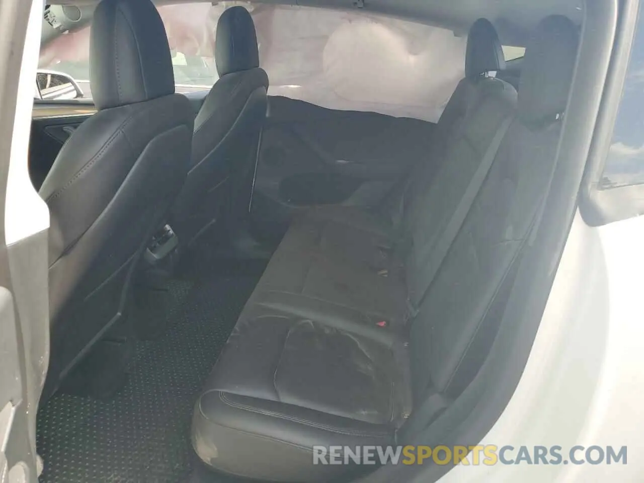 10 Photograph of a damaged car 7SAYGDEE6PF604497 TESLA MODEL Y 2023