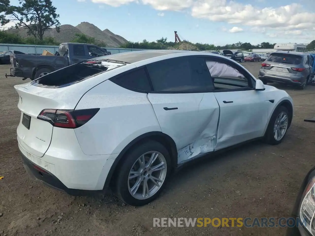 3 Photograph of a damaged car 7SAYGDEE6PF604497 TESLA MODEL Y 2023
