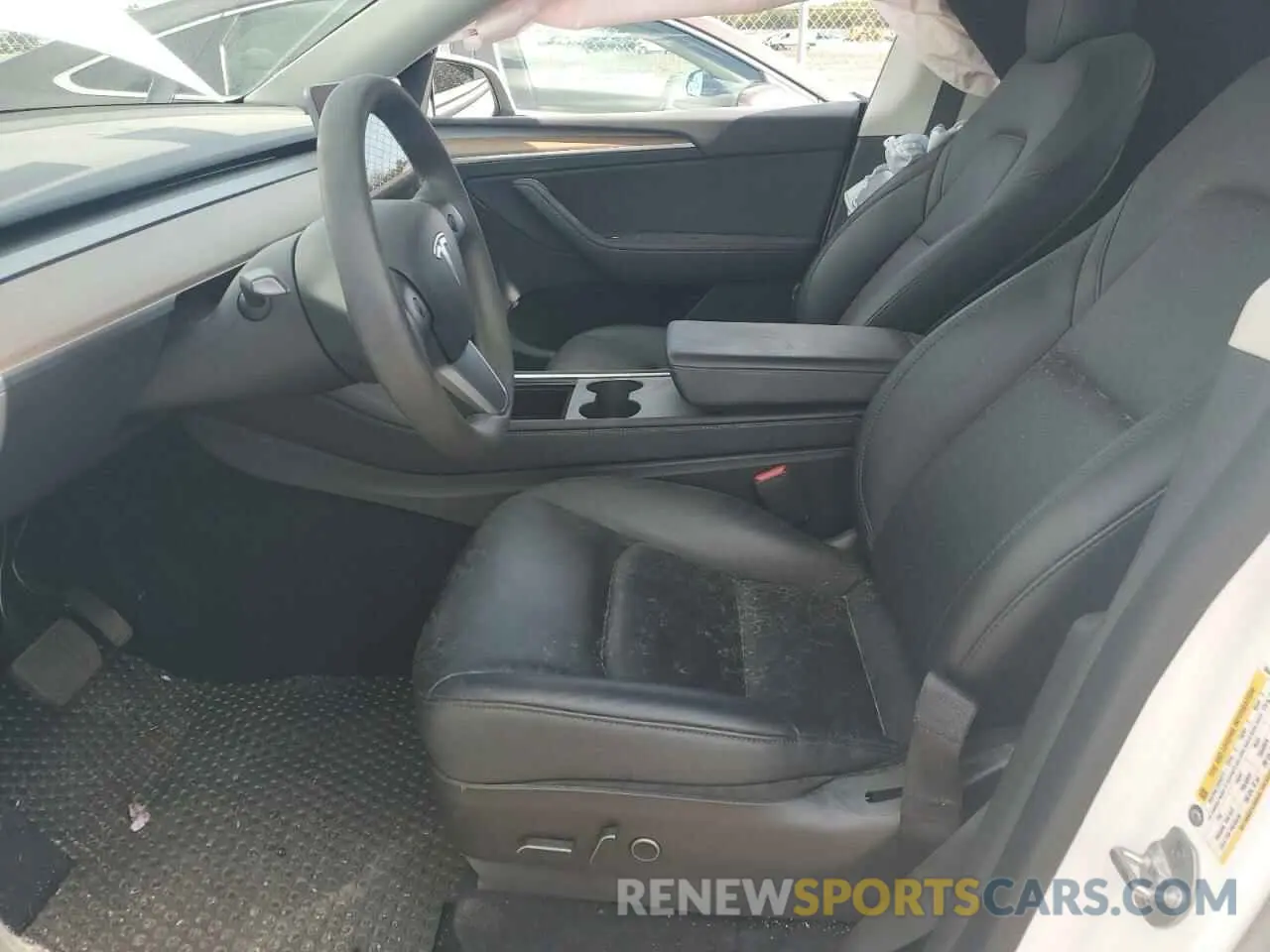 7 Photograph of a damaged car 7SAYGDEE6PF604497 TESLA MODEL Y 2023
