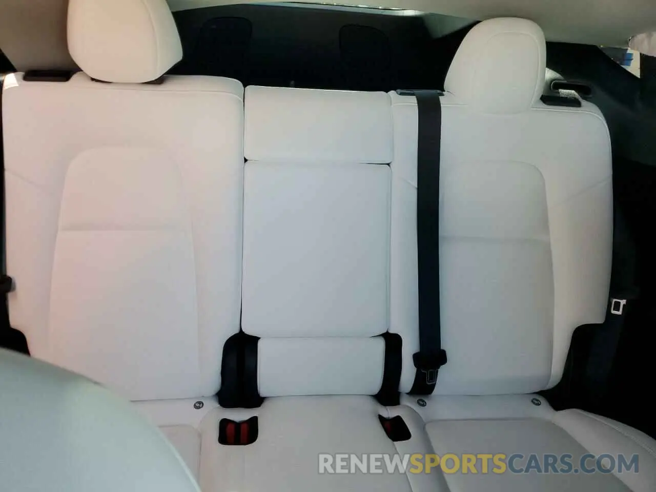 10 Photograph of a damaged car 7SAYGDEE6PF607576 TESLA MODEL Y 2023