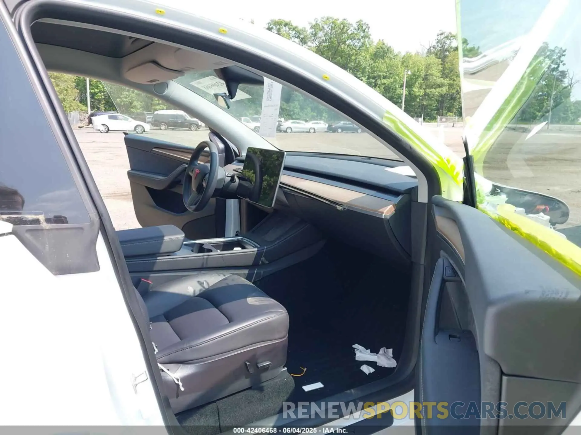 5 Photograph of a damaged car 7SAYGDEE6PF684013 TESLA MODEL Y 2023