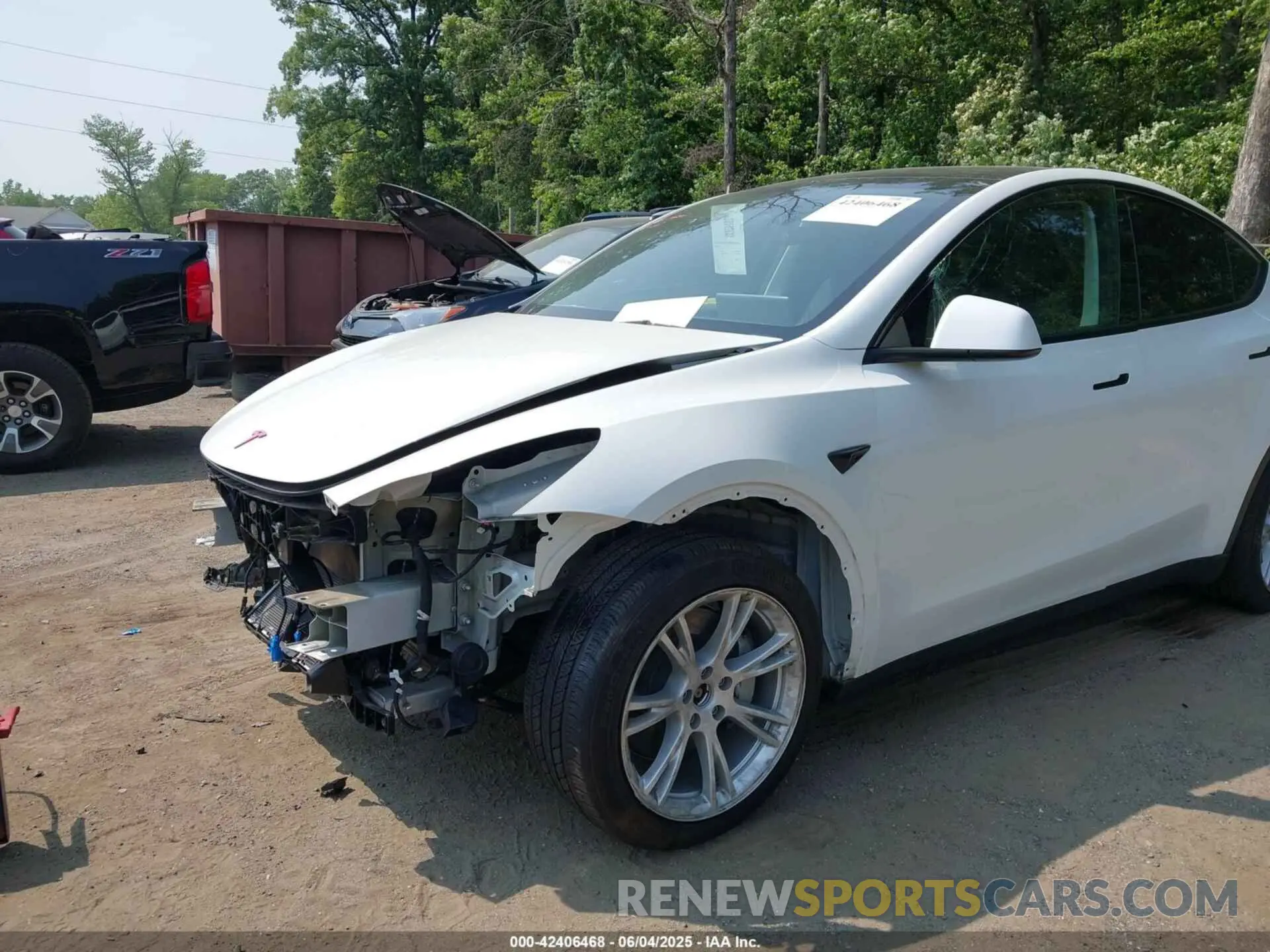 6 Photograph of a damaged car 7SAYGDEE6PF684013 TESLA MODEL Y 2023
