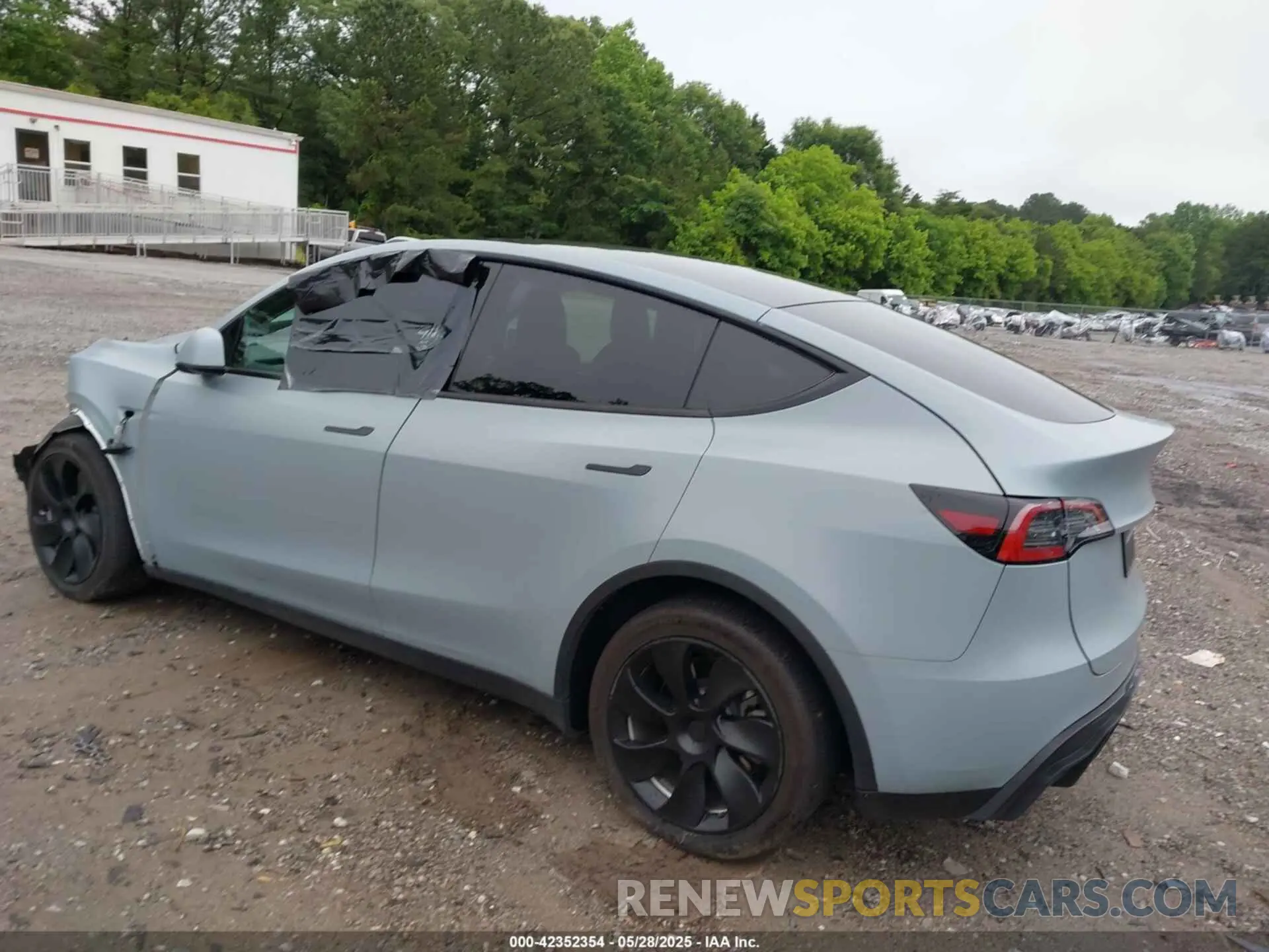 3 Photograph of a damaged car 7SAYGDEE6PF685422 TESLA MODEL Y 2023