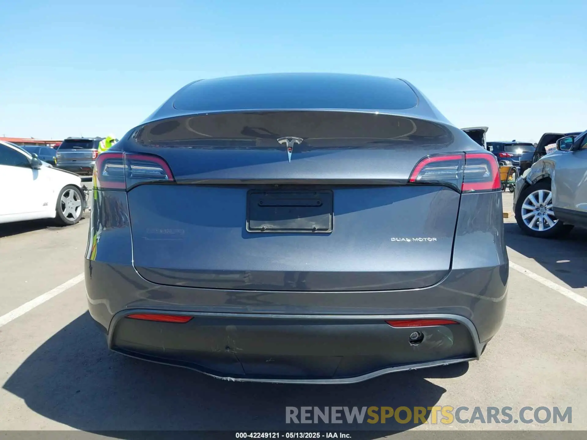 6 Photograph of a damaged car 7SAYGDEE6PF691155 TESLA MODEL Y 2023