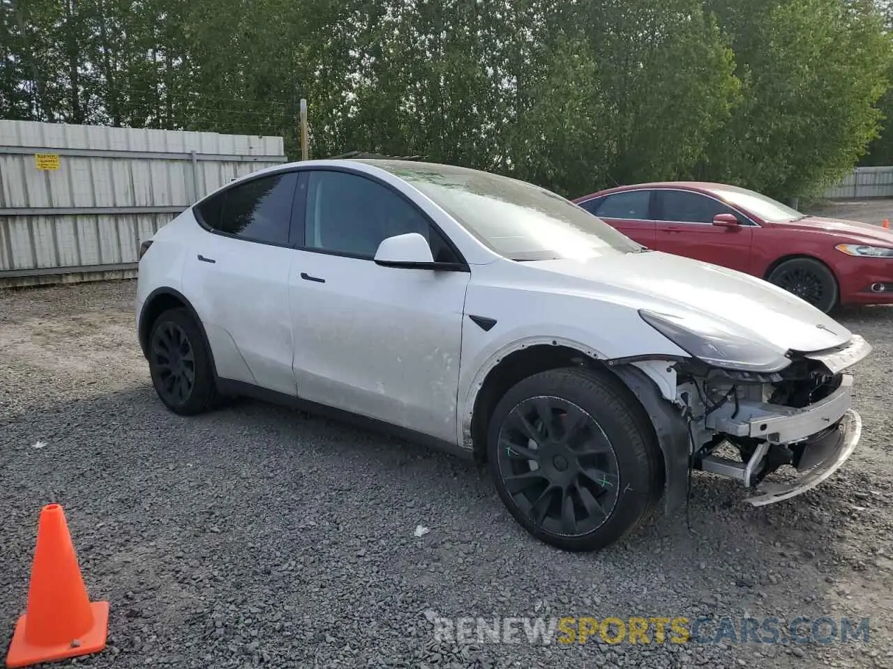 4 Photograph of a damaged car 7SAYGDEE6PF692970 TESLA MODEL Y 2023