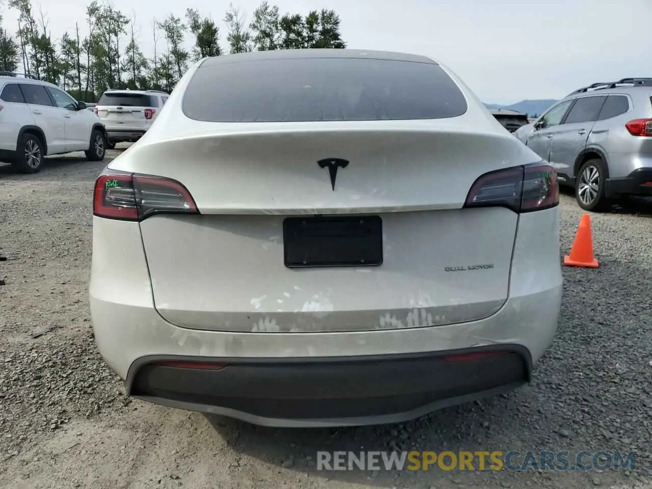 6 Photograph of a damaged car 7SAYGDEE6PF692970 TESLA MODEL Y 2023