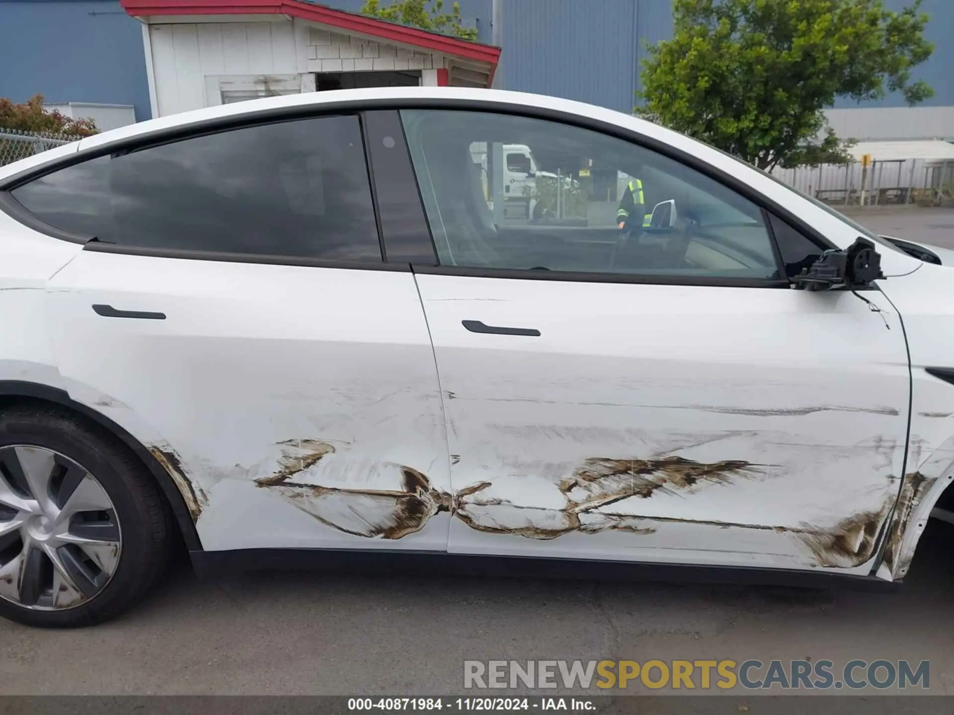 13 Photograph of a damaged car 7SAYGDEE6PF758451 TESLA MODEL Y 2023