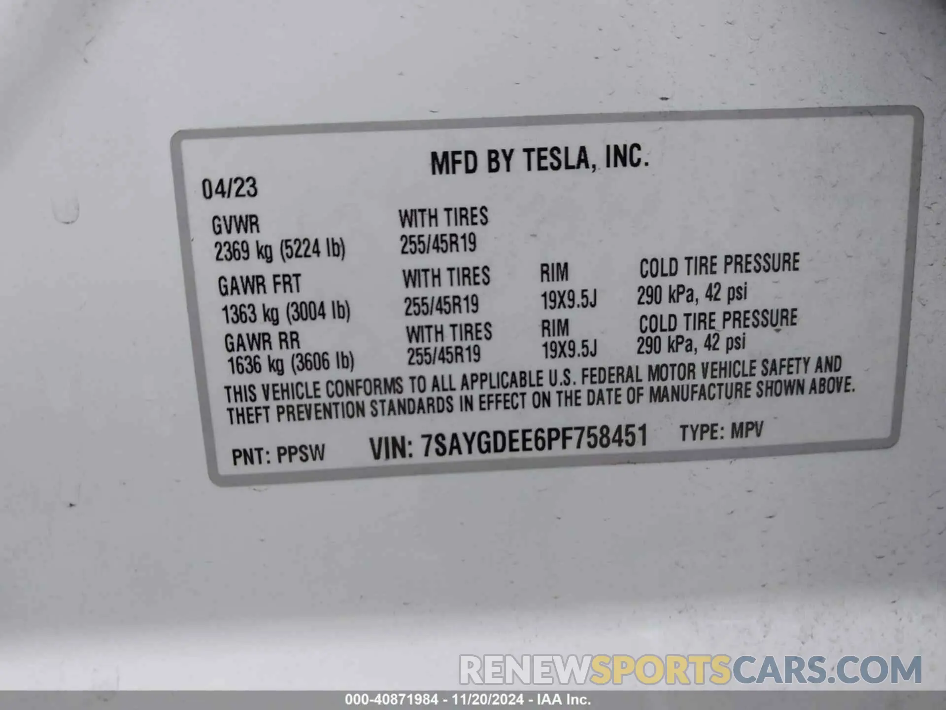 9 Photograph of a damaged car 7SAYGDEE6PF758451 TESLA MODEL Y 2023