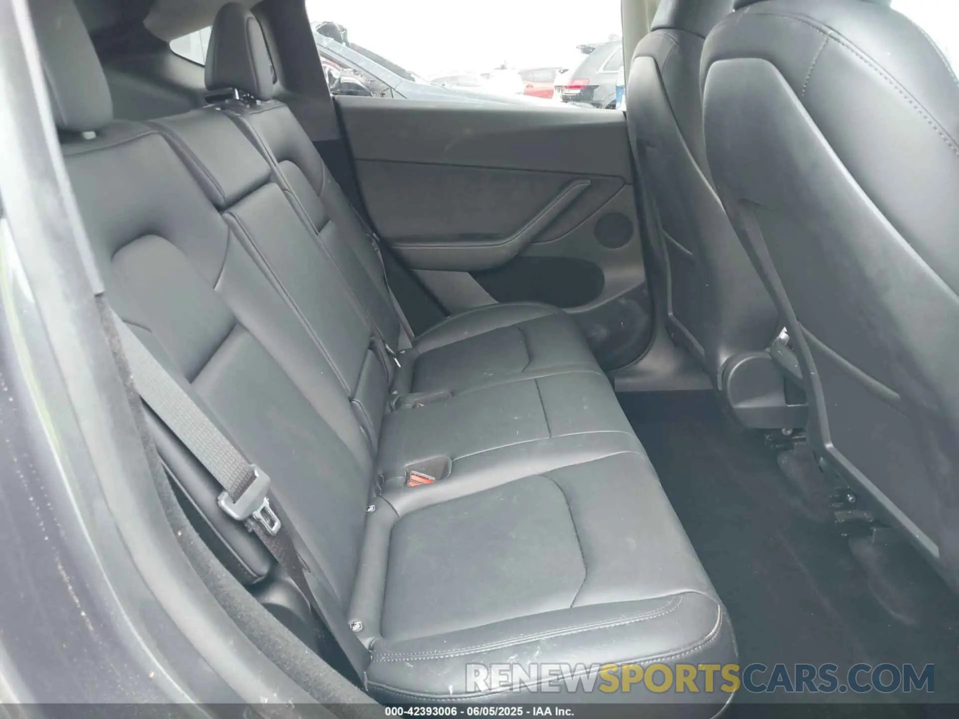 8 Photograph of a damaged car 7SAYGDEE6PF764511 TESLA MODEL Y 2023