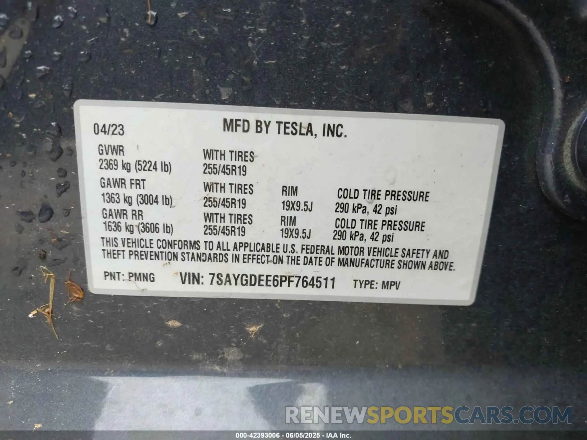 9 Photograph of a damaged car 7SAYGDEE6PF764511 TESLA MODEL Y 2023