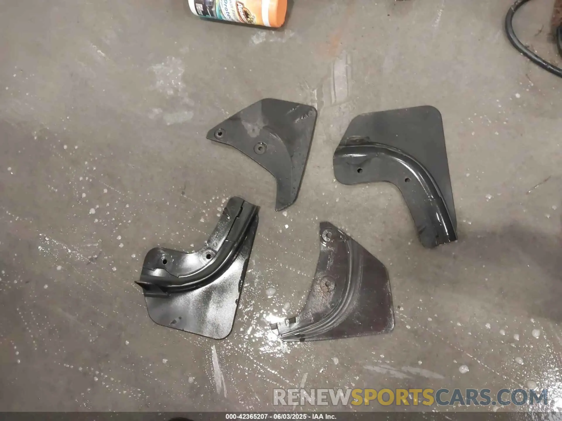 12 Photograph of a damaged car 7SAYGDEE6PF810984 TESLA MODEL Y 2023
