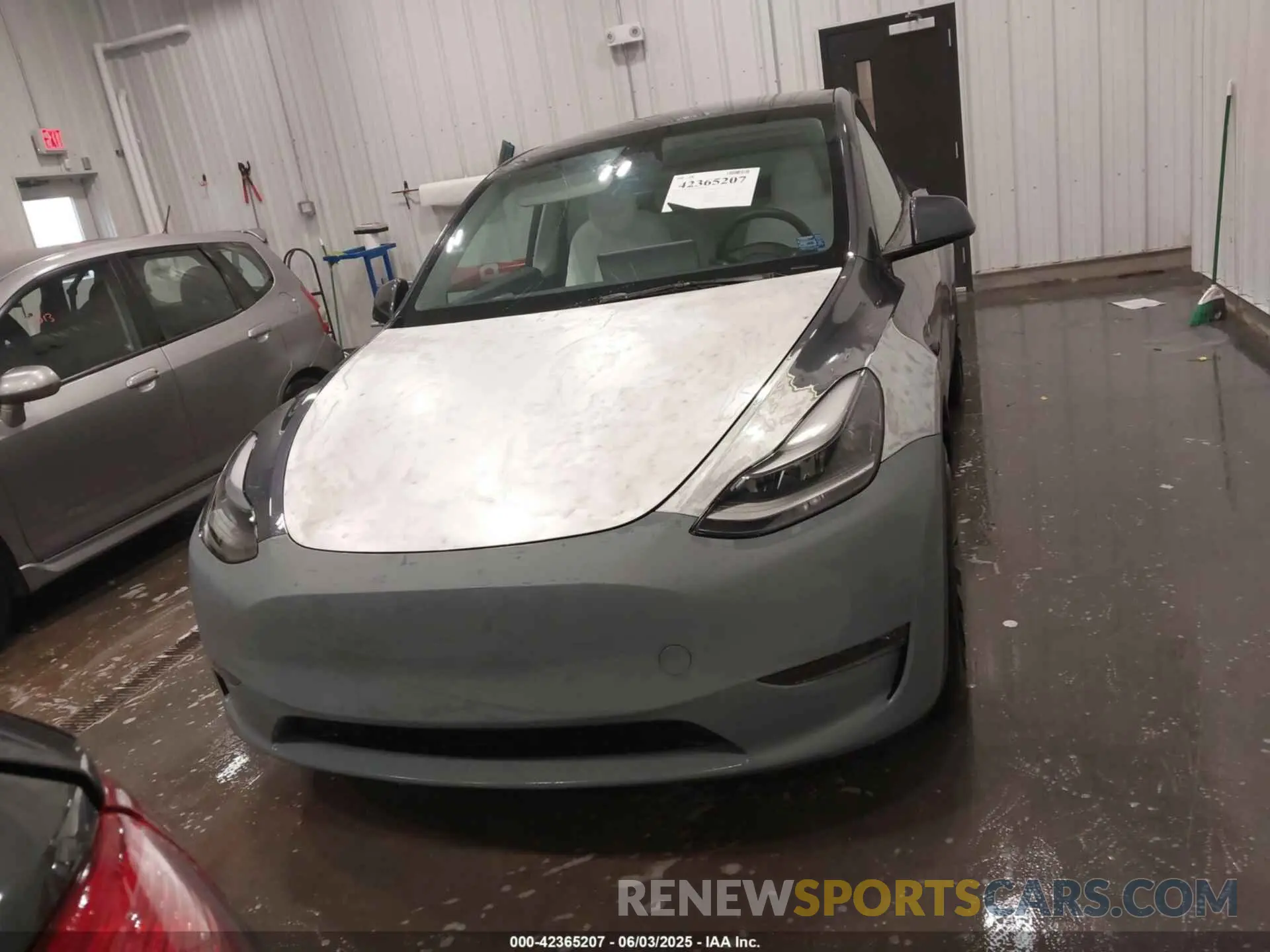13 Photograph of a damaged car 7SAYGDEE6PF810984 TESLA MODEL Y 2023