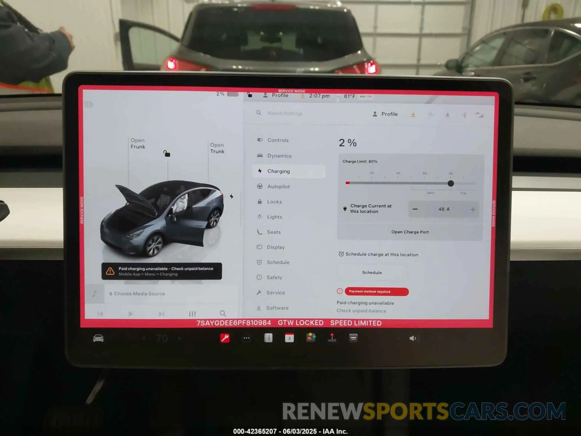 18 Photograph of a damaged car 7SAYGDEE6PF810984 TESLA MODEL Y 2023