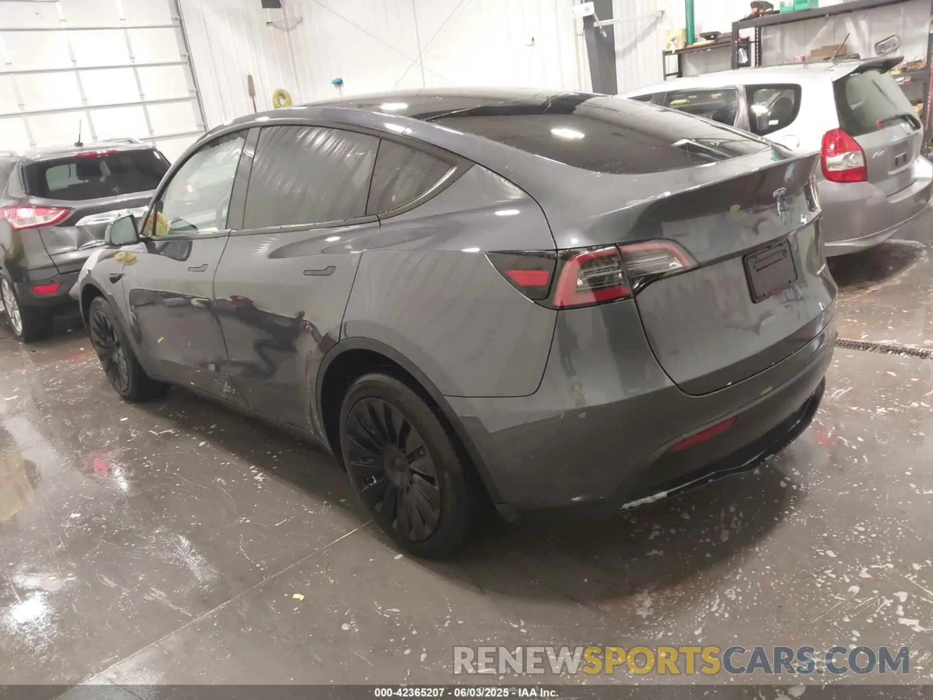 3 Photograph of a damaged car 7SAYGDEE6PF810984 TESLA MODEL Y 2023