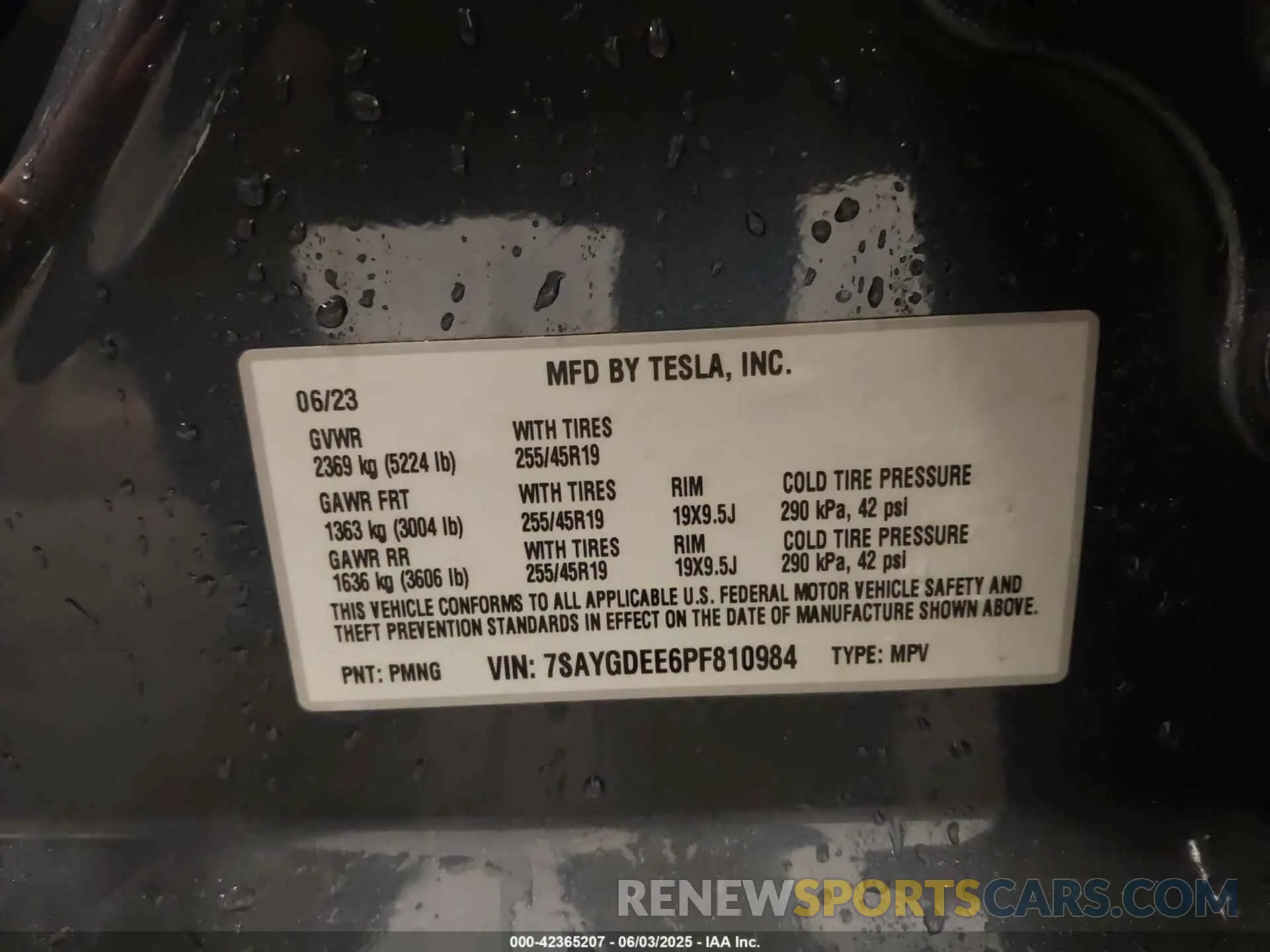 9 Photograph of a damaged car 7SAYGDEE6PF810984 TESLA MODEL Y 2023