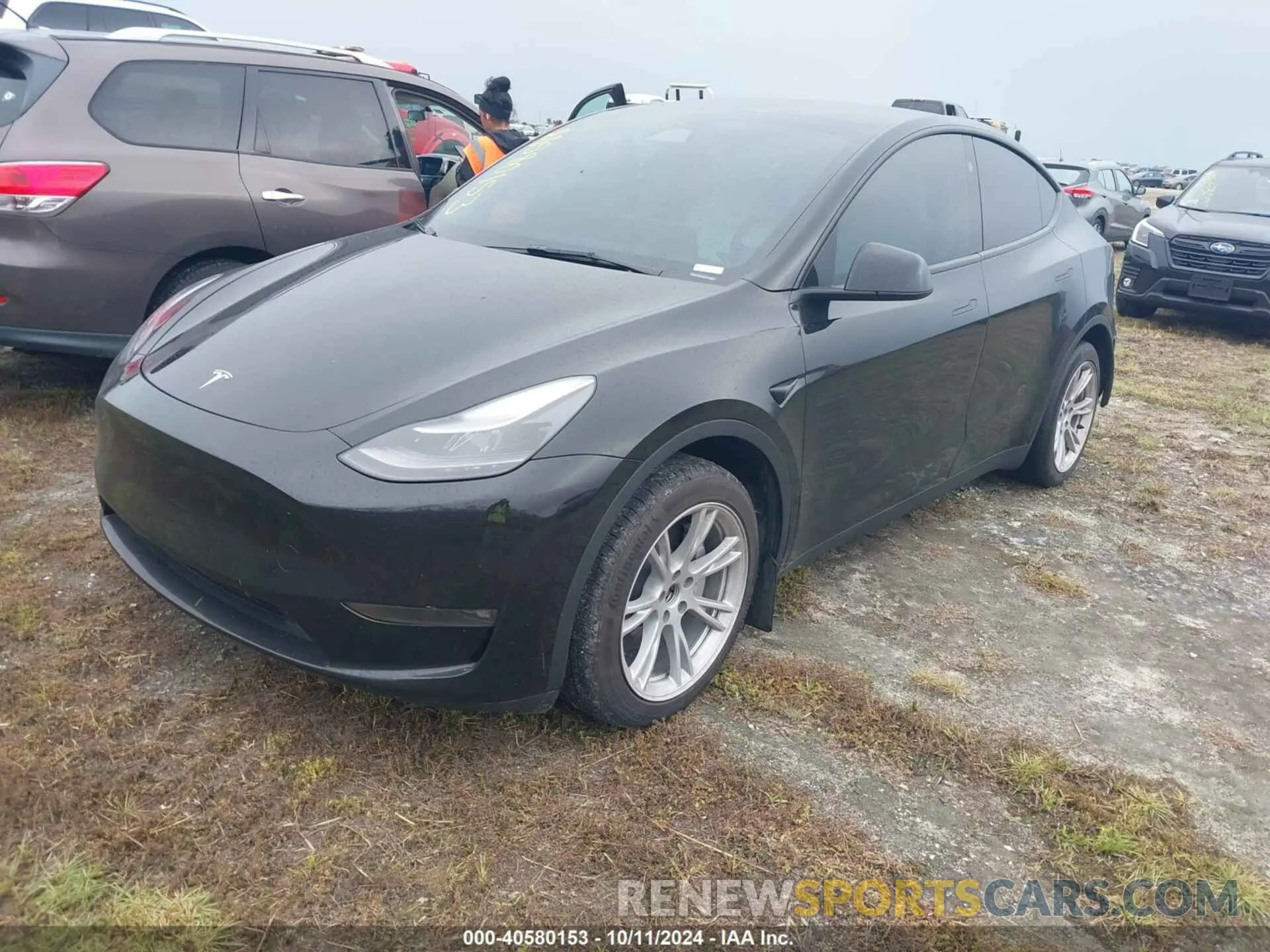 2 Photograph of a damaged car 7SAYGDEE6PF839028 TESLA MODEL Y 2023