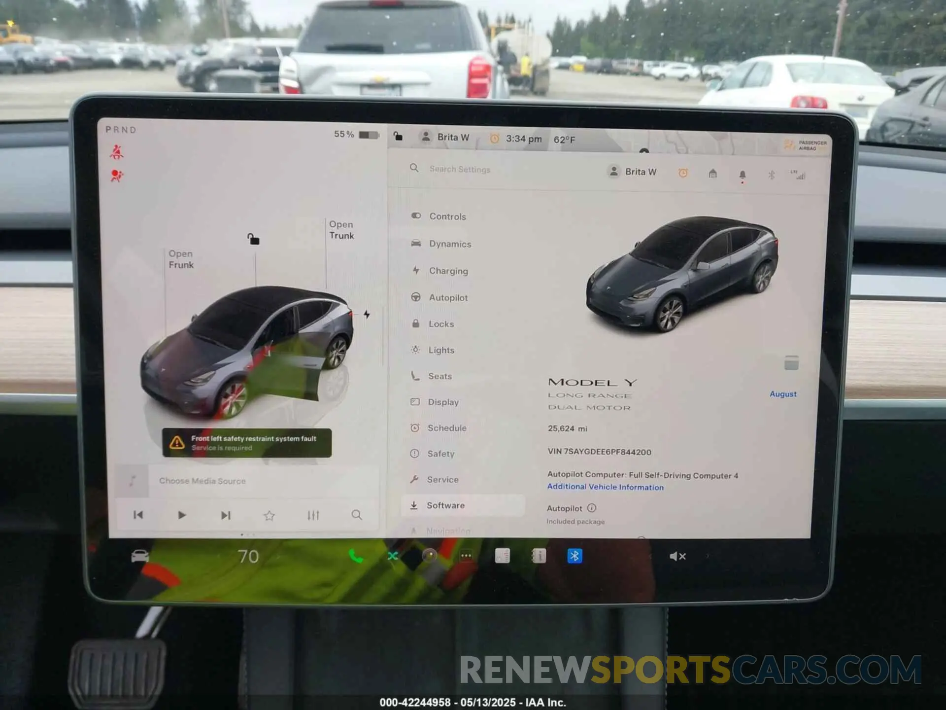 19 Photograph of a damaged car 7SAYGDEE6PF844200 TESLA MODEL Y 2023