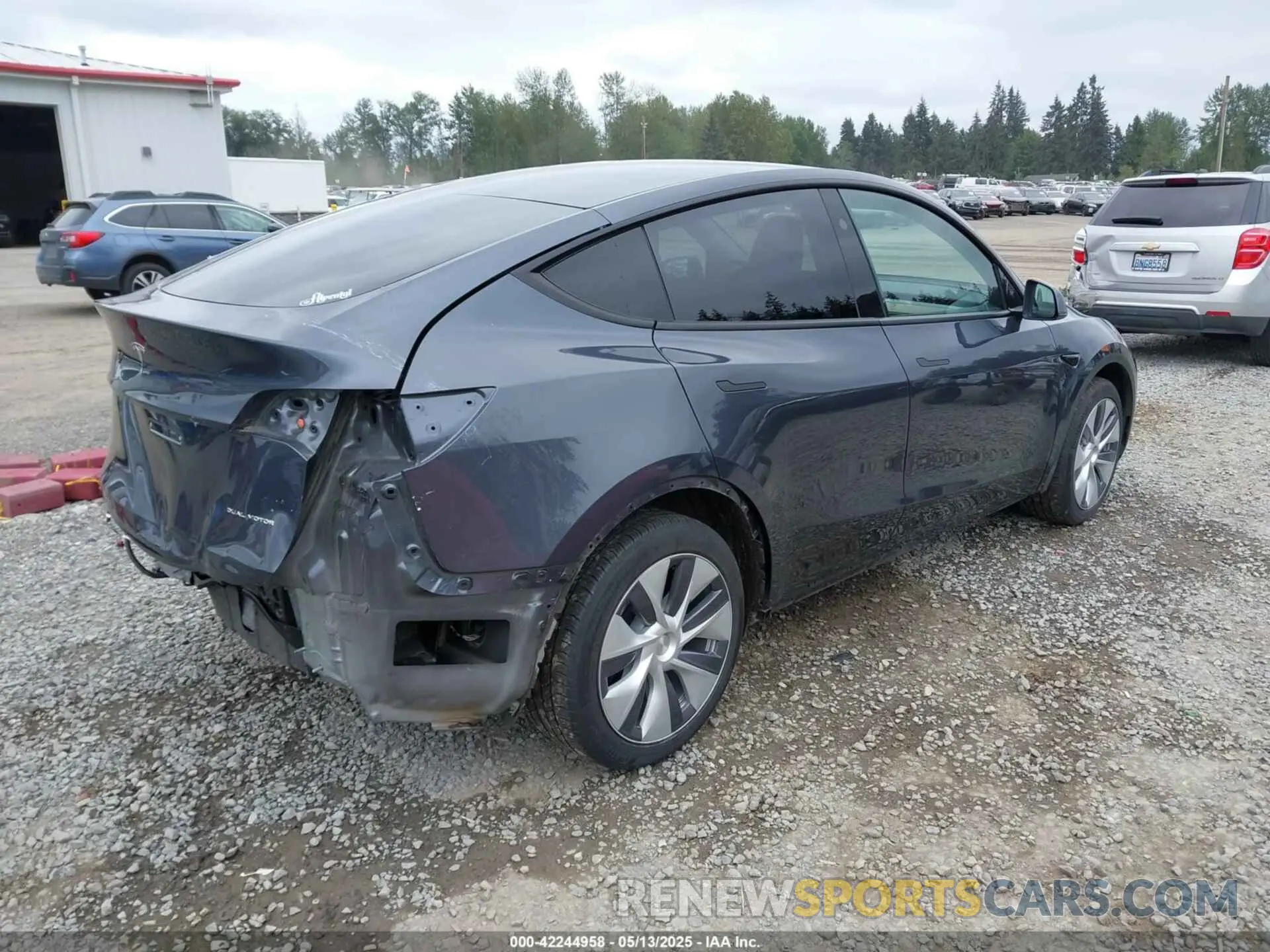 4 Photograph of a damaged car 7SAYGDEE6PF844200 TESLA MODEL Y 2023