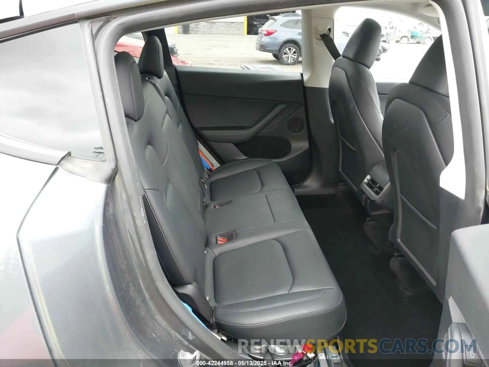 8 Photograph of a damaged car 7SAYGDEE6PF844200 TESLA MODEL Y 2023