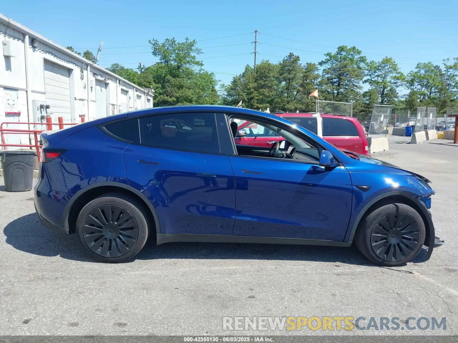 14 Photograph of a damaged car 7SAYGDEE6PF876399 TESLA MODEL Y 2023