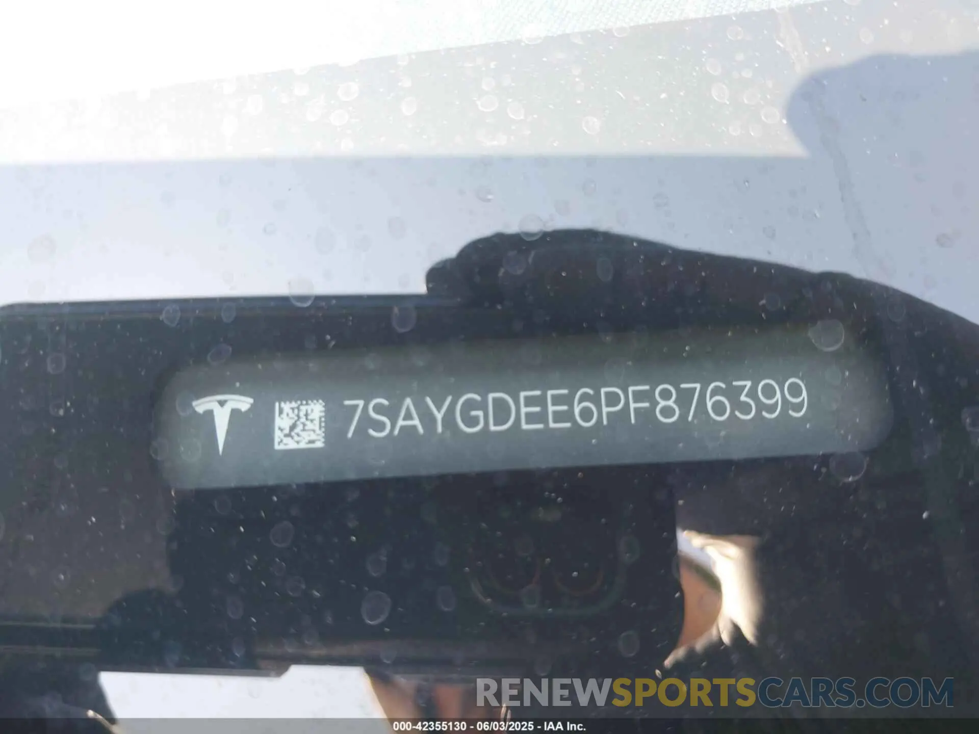 20 Photograph of a damaged car 7SAYGDEE6PF876399 TESLA MODEL Y 2023