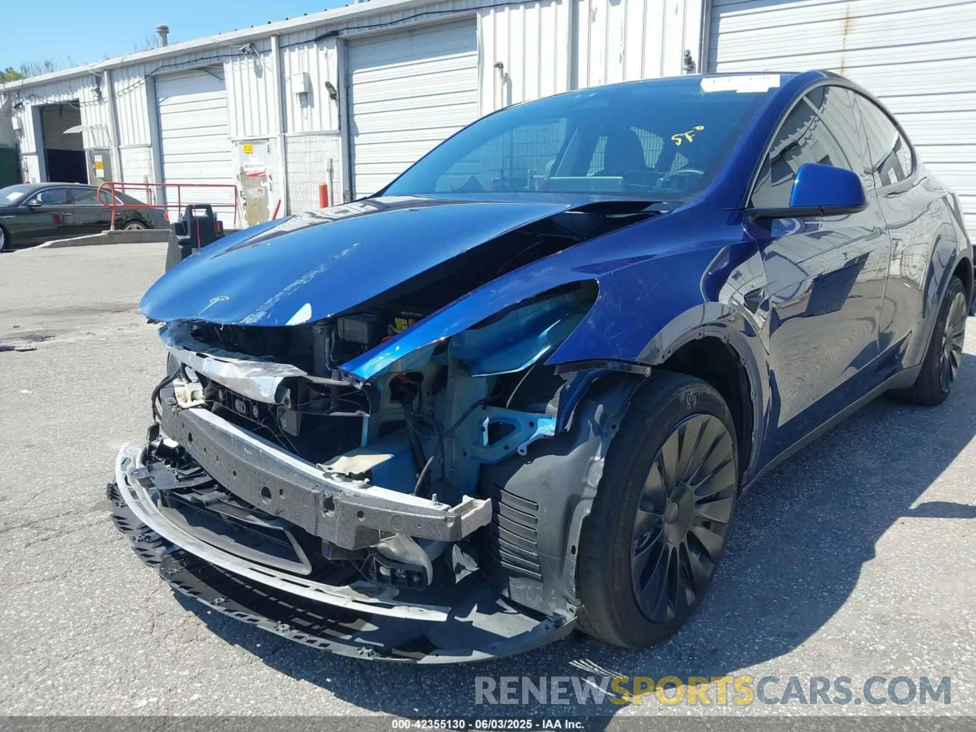 21 Photograph of a damaged car 7SAYGDEE6PF876399 TESLA MODEL Y 2023