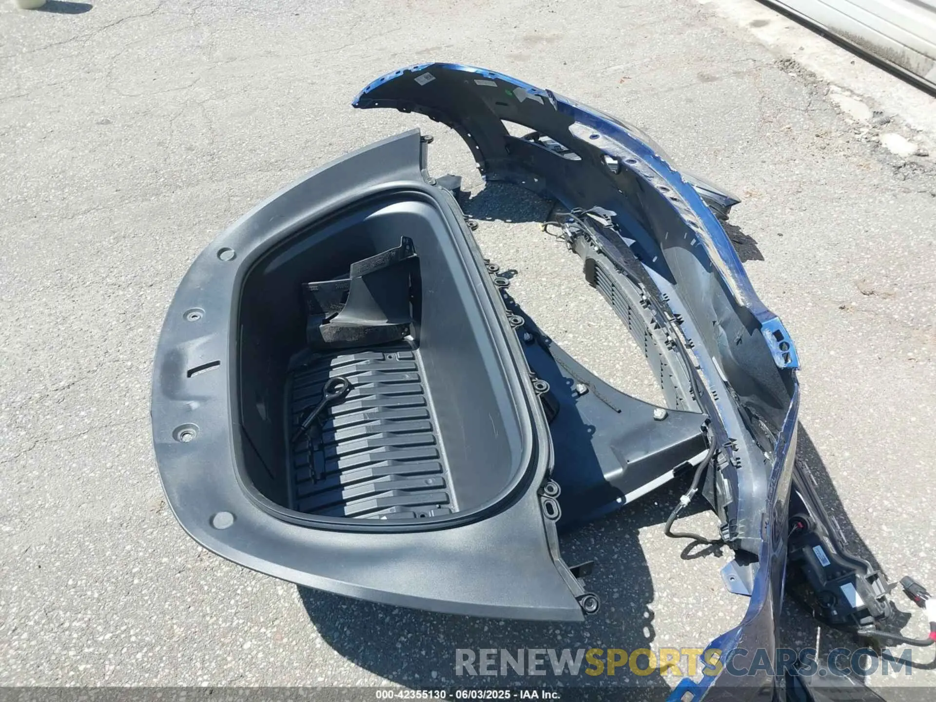 24 Photograph of a damaged car 7SAYGDEE6PF876399 TESLA MODEL Y 2023
