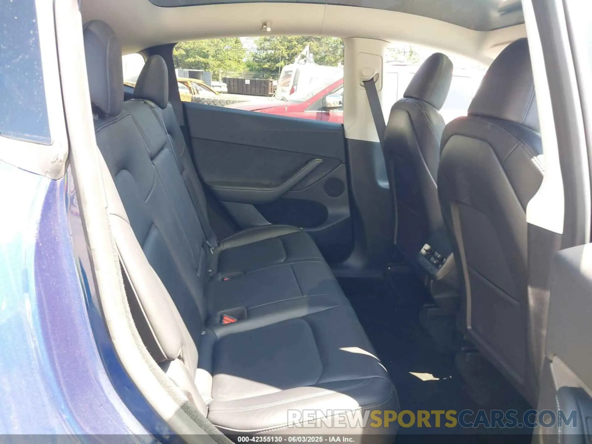 8 Photograph of a damaged car 7SAYGDEE6PF876399 TESLA MODEL Y 2023
