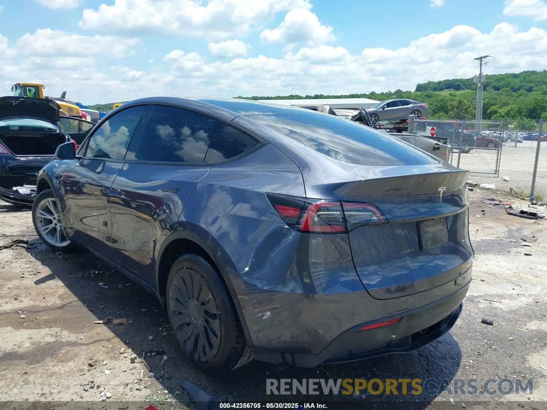 3 Photograph of a damaged car 7SAYGDEE6PF892439 TESLA MODEL Y 2023