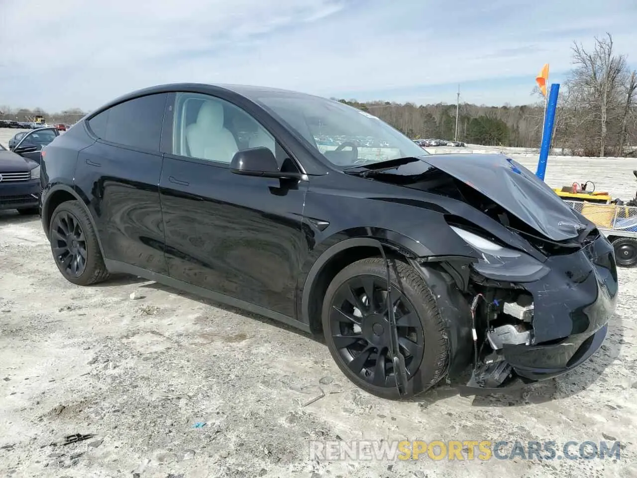 4 Photograph of a damaged car 7SAYGDEE6PF893431 TESLA MODEL Y 2023