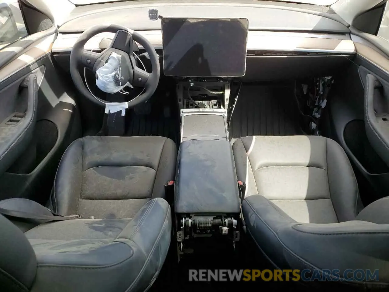 8 Photograph of a damaged car 7SAYGDEE6PF910258 TESLA MODEL Y 2023