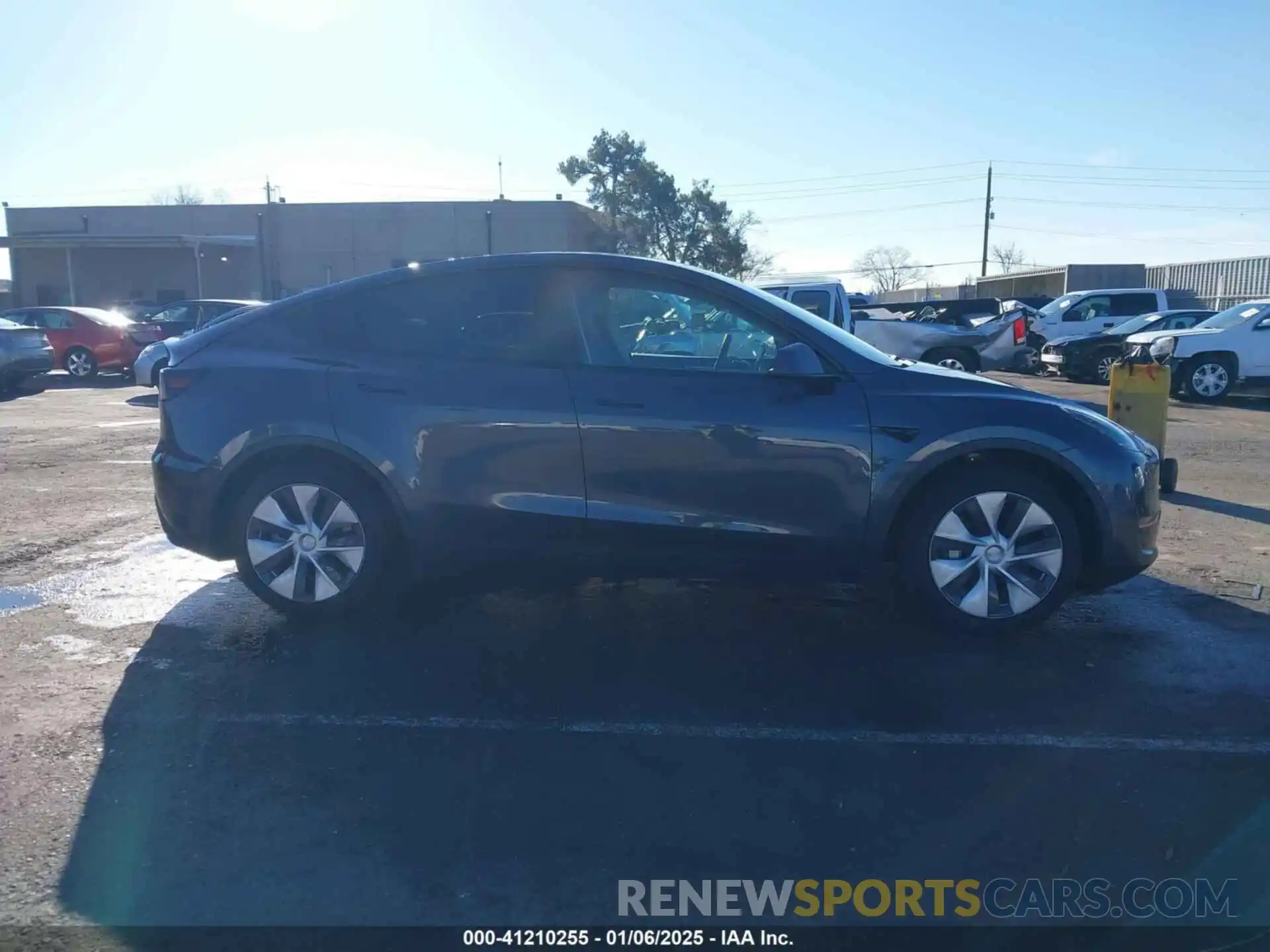 13 Photograph of a damaged car 7SAYGDEE6PF979984 TESLA MODEL Y 2023