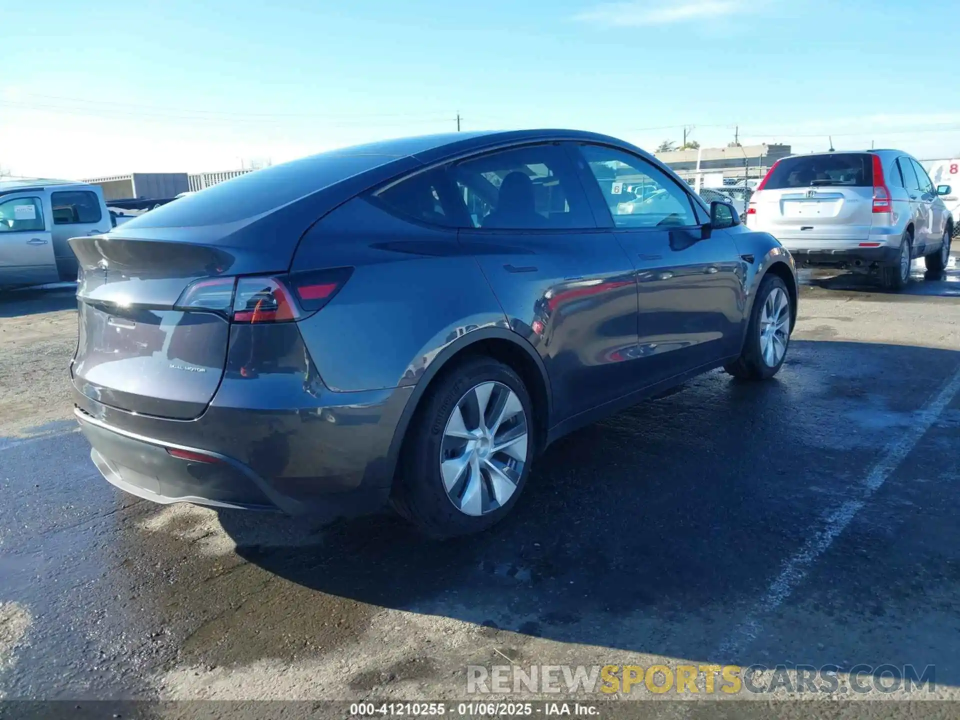 4 Photograph of a damaged car 7SAYGDEE6PF979984 TESLA MODEL Y 2023