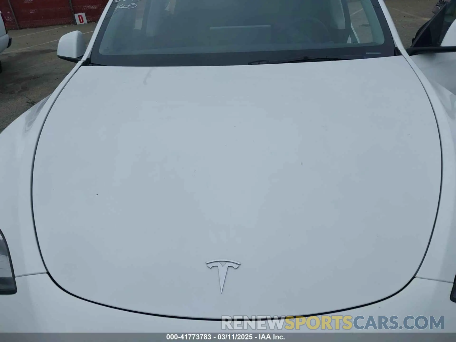 10 Photograph of a damaged car 7SAYGDEE7PA023295 TESLA MODEL Y 2023
