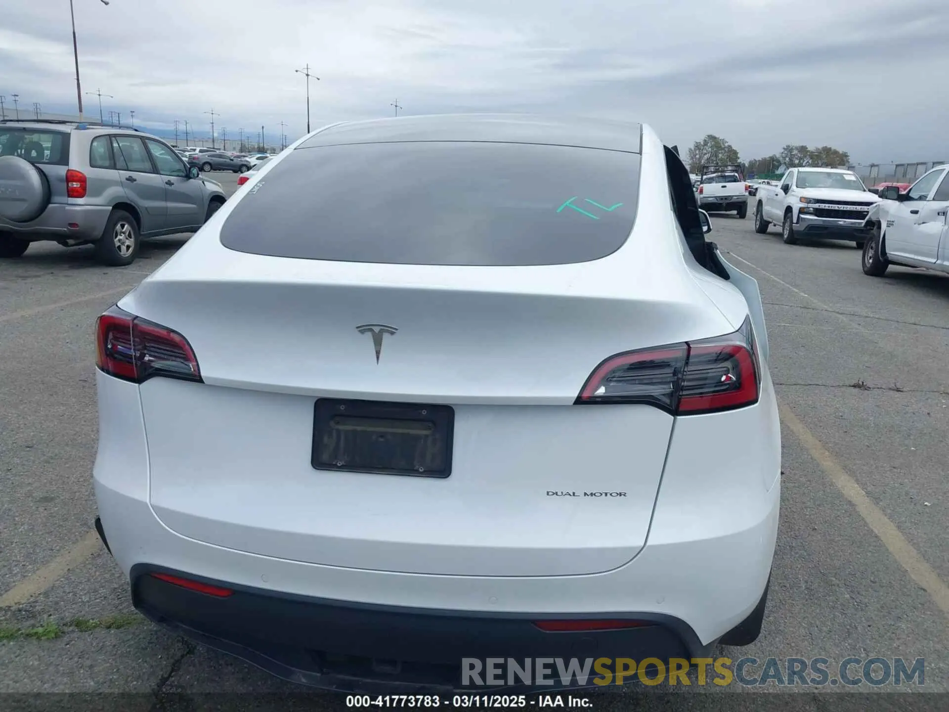 16 Photograph of a damaged car 7SAYGDEE7PA023295 TESLA MODEL Y 2023