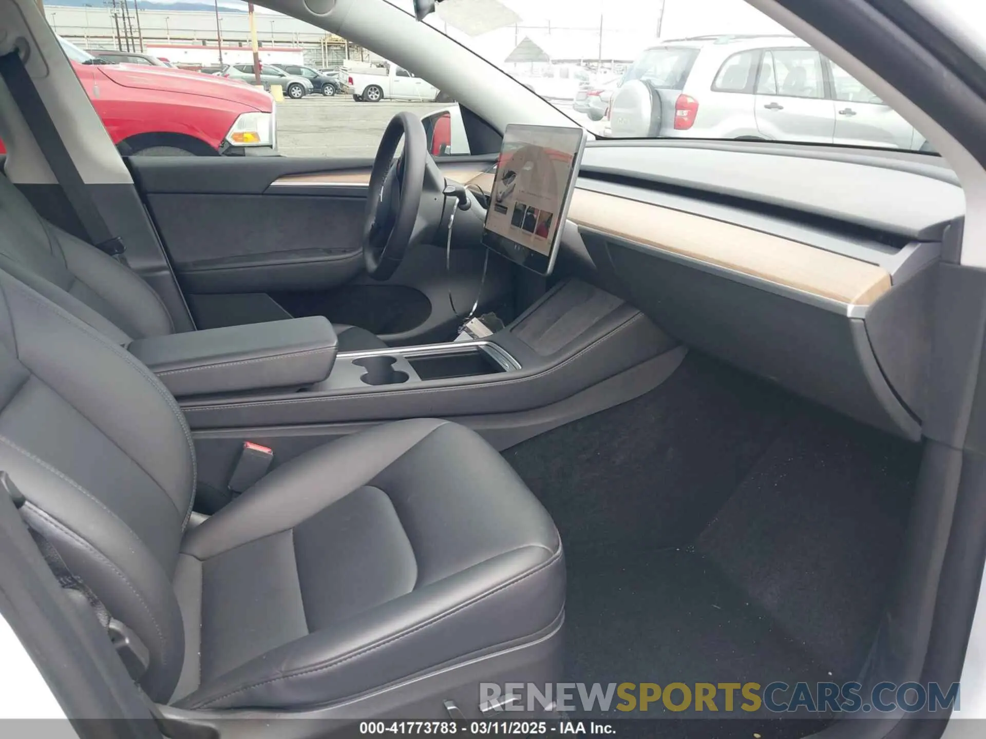 5 Photograph of a damaged car 7SAYGDEE7PA023295 TESLA MODEL Y 2023