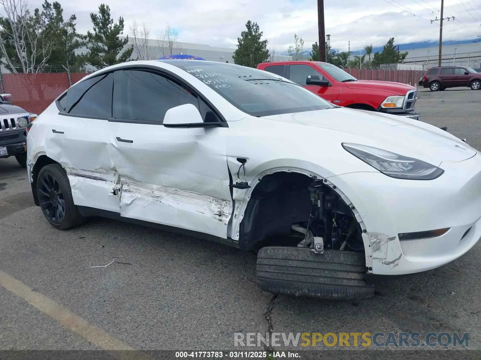 6 Photograph of a damaged car 7SAYGDEE7PA023295 TESLA MODEL Y 2023