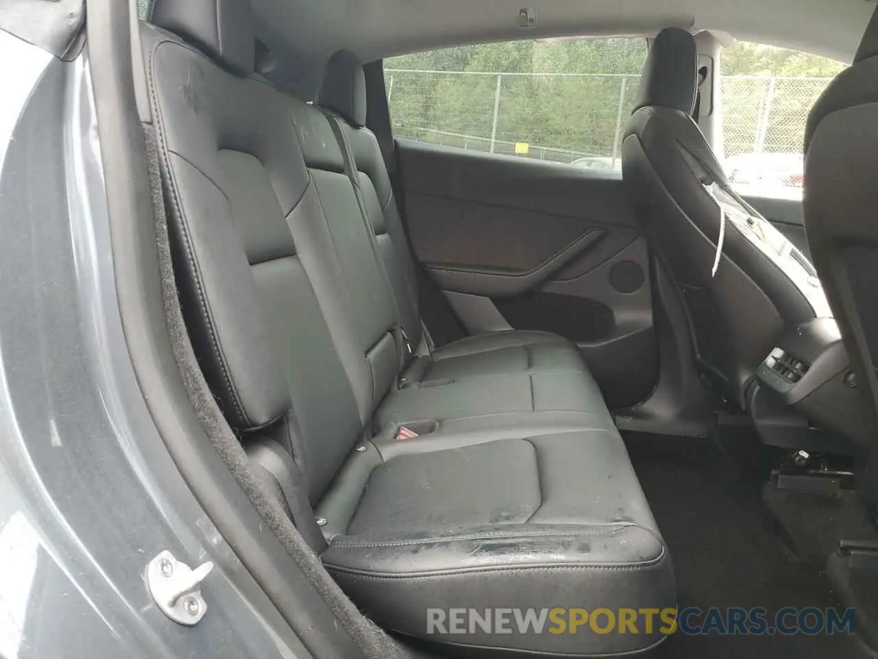 10 Photograph of a damaged car 7SAYGDEE7PA037312 TESLA MODEL Y 2023