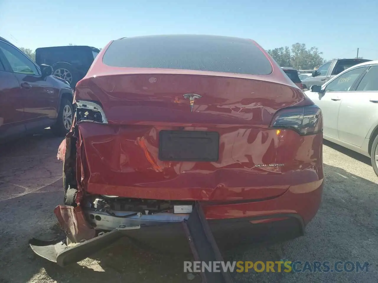 6 Photograph of a damaged car 7SAYGDEE7PA044518 TESLA MODEL Y 2023