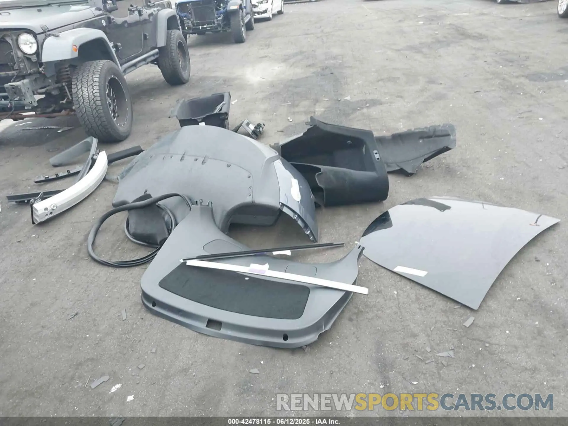 12 Photograph of a damaged car 7SAYGDEE7PA058919 TESLA MODEL Y 2023