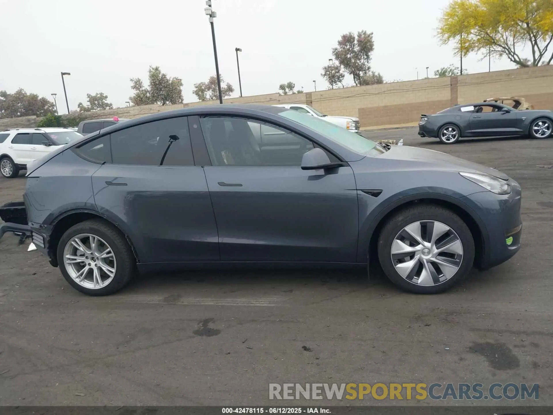 14 Photograph of a damaged car 7SAYGDEE7PA058919 TESLA MODEL Y 2023