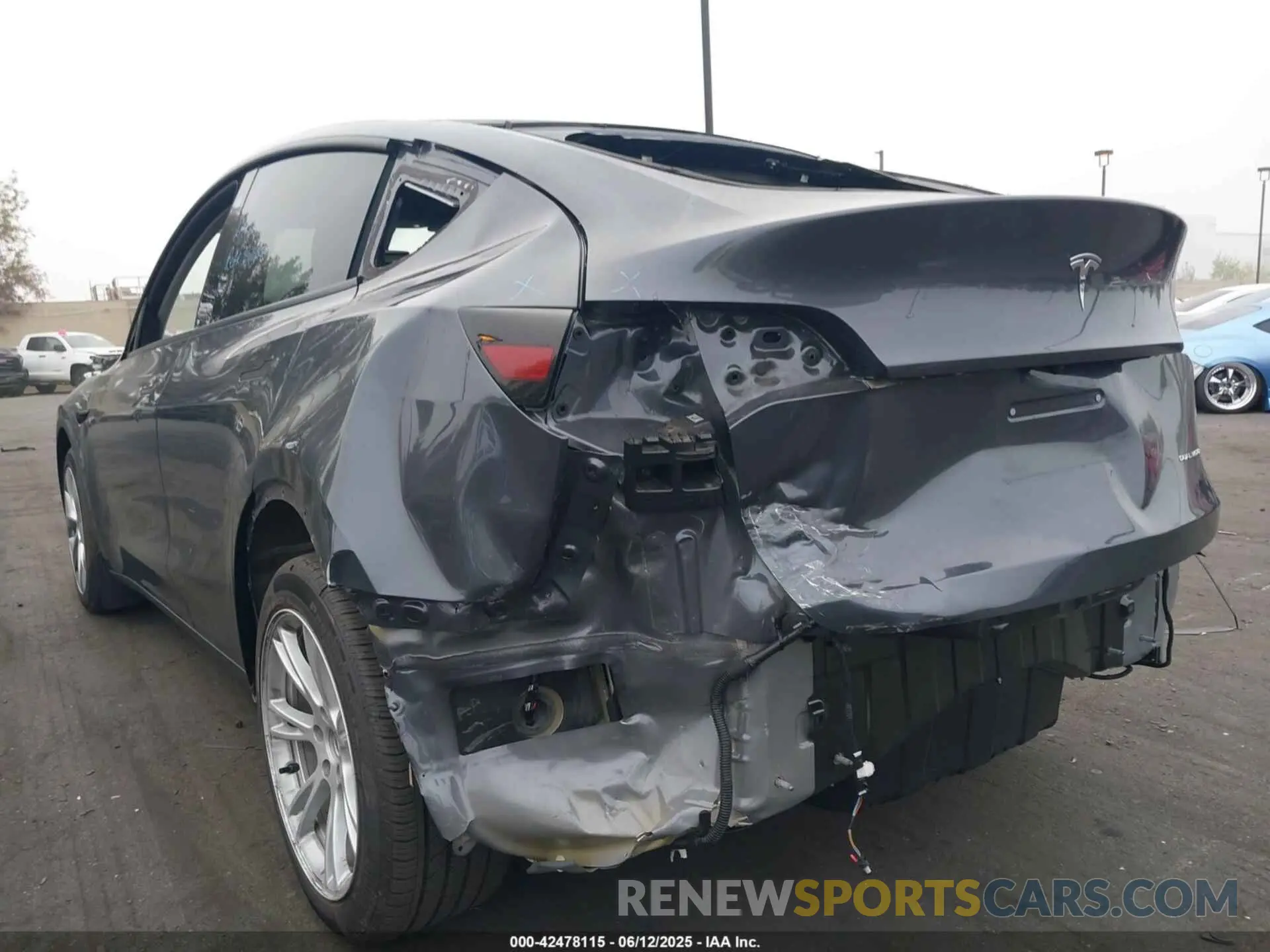 6 Photograph of a damaged car 7SAYGDEE7PA058919 TESLA MODEL Y 2023