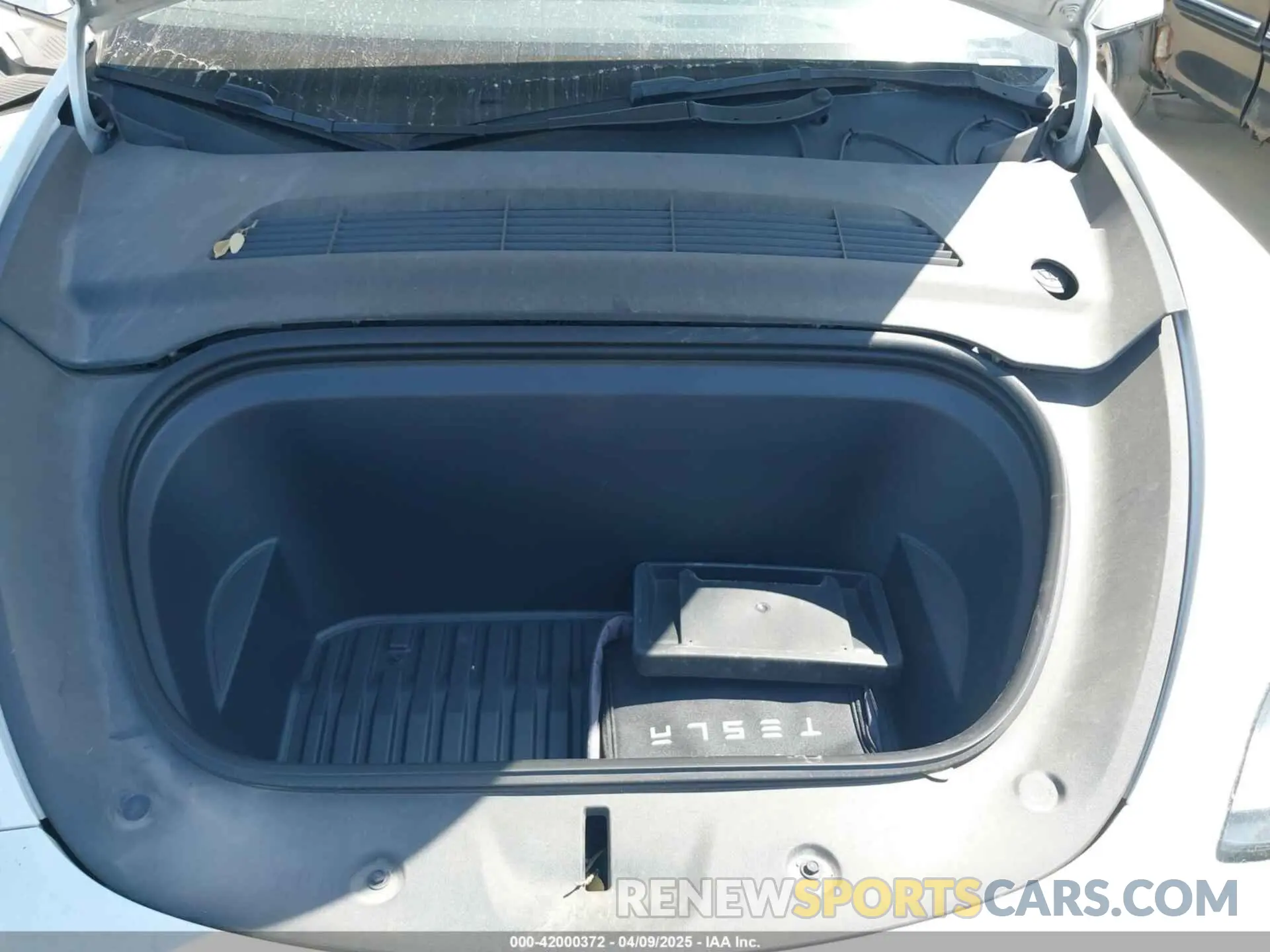 10 Photograph of a damaged car 7SAYGDEE7PA062551 TESLA MODEL Y 2023