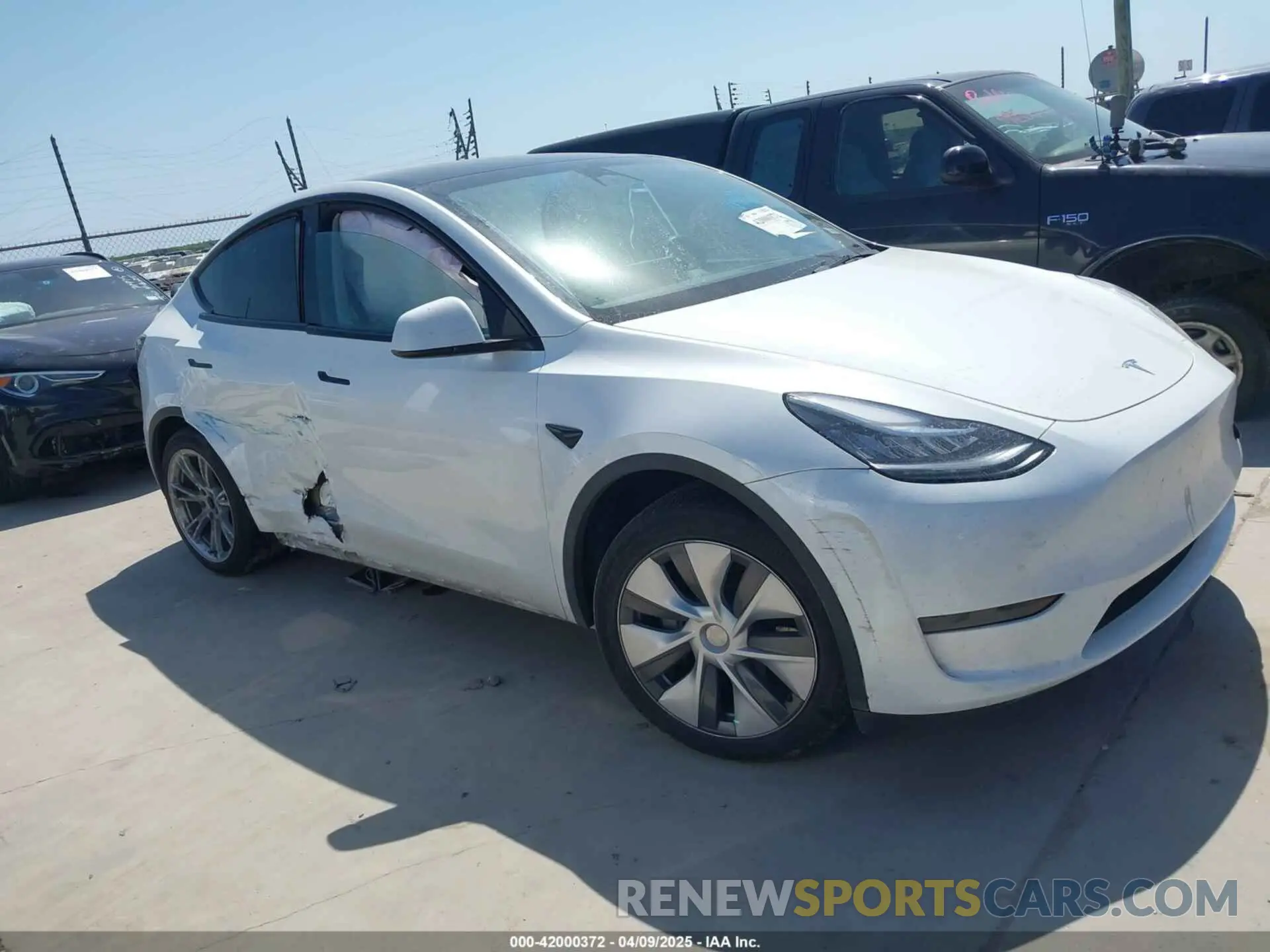 13 Photograph of a damaged car 7SAYGDEE7PA062551 TESLA MODEL Y 2023
