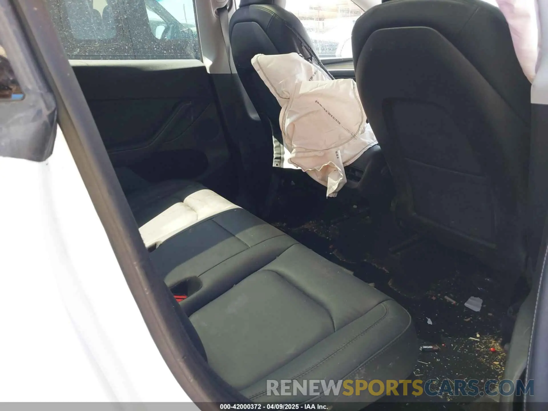 8 Photograph of a damaged car 7SAYGDEE7PA062551 TESLA MODEL Y 2023