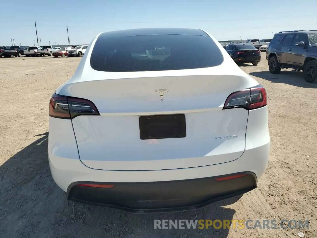 6 Photograph of a damaged car 7SAYGDEE7PA076336 TESLA MODEL Y 2023