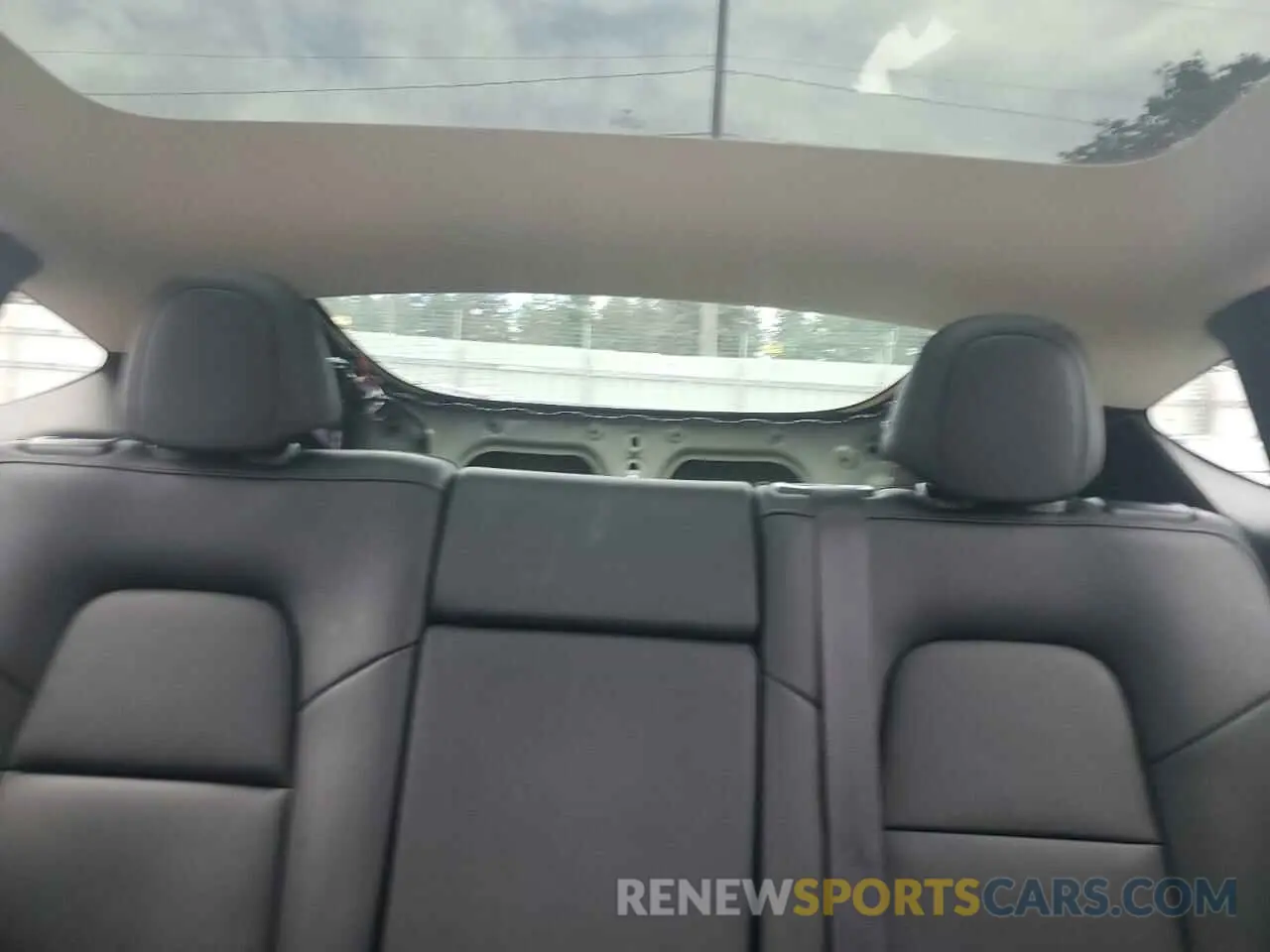 10 Photograph of a damaged car 7SAYGDEE7PA080807 TESLA MODEL Y 2023