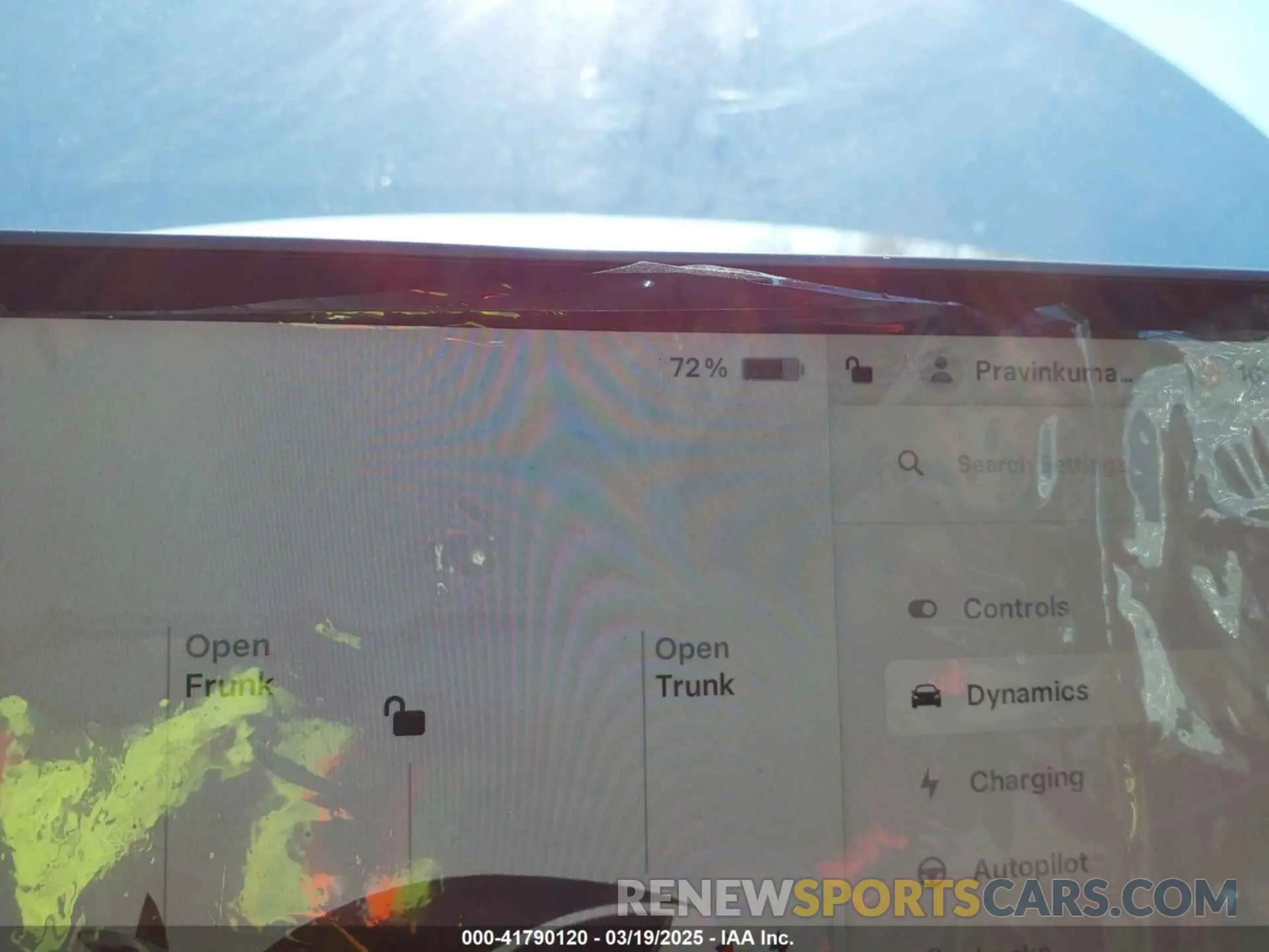 17 Photograph of a damaged car 7SAYGDEE7PA082976 TESLA MODEL Y 2023